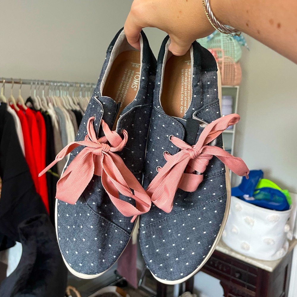 TOMS shoes